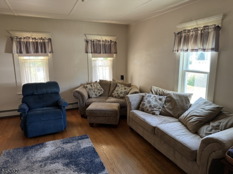 21 Eyland Ave