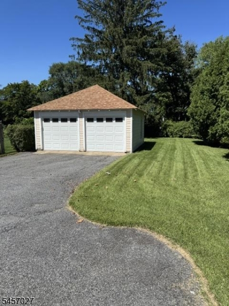 21 Eyland Ave
