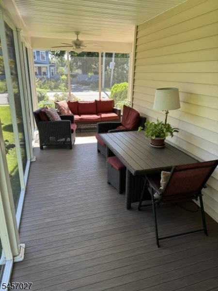 21 Eyland Ave