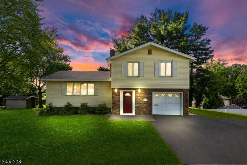 33 Waling Dr