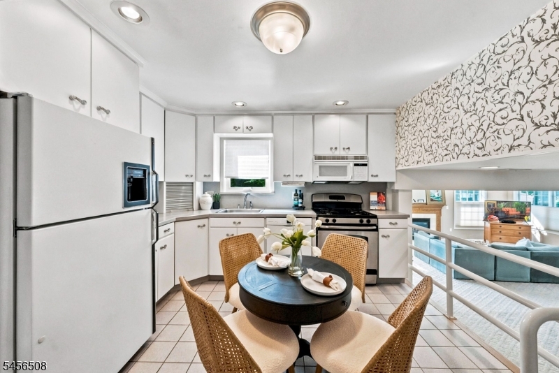 33 Waling Dr