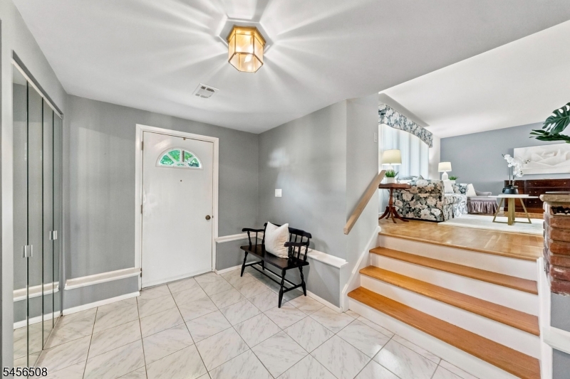 33 Waling Dr