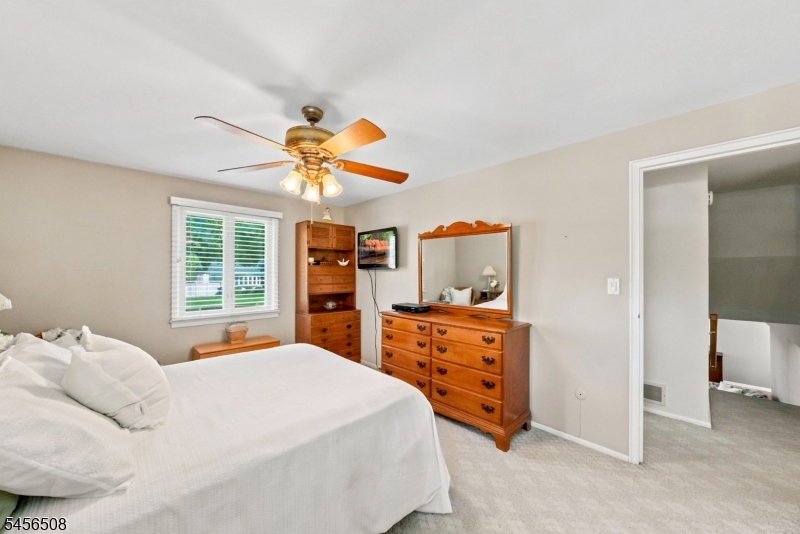 33 Waling Dr