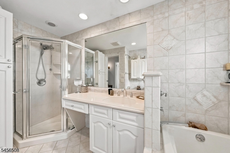 33 Waling Dr