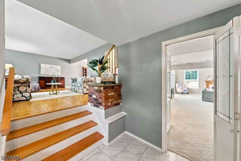 33 Waling Dr