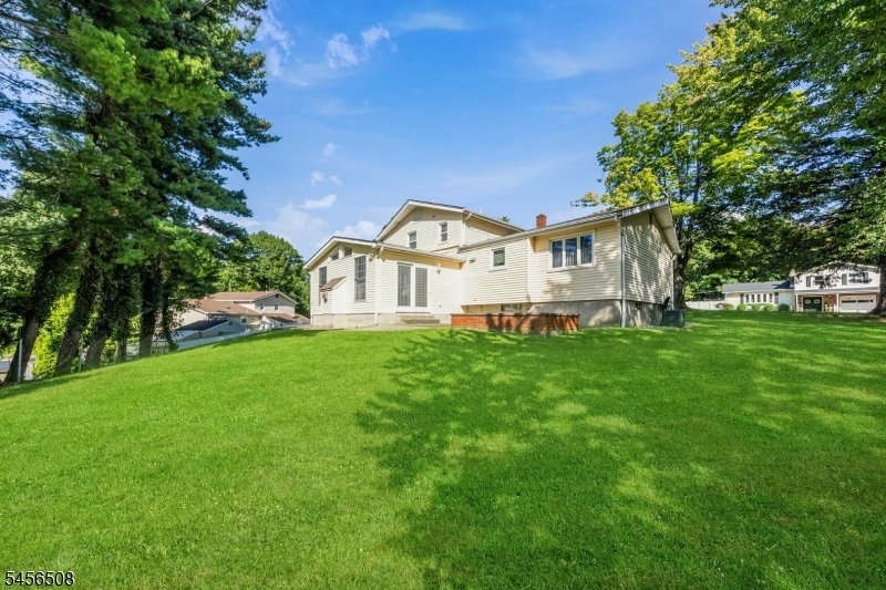 33 Waling Dr