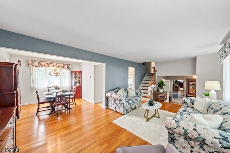 33 Waling Dr