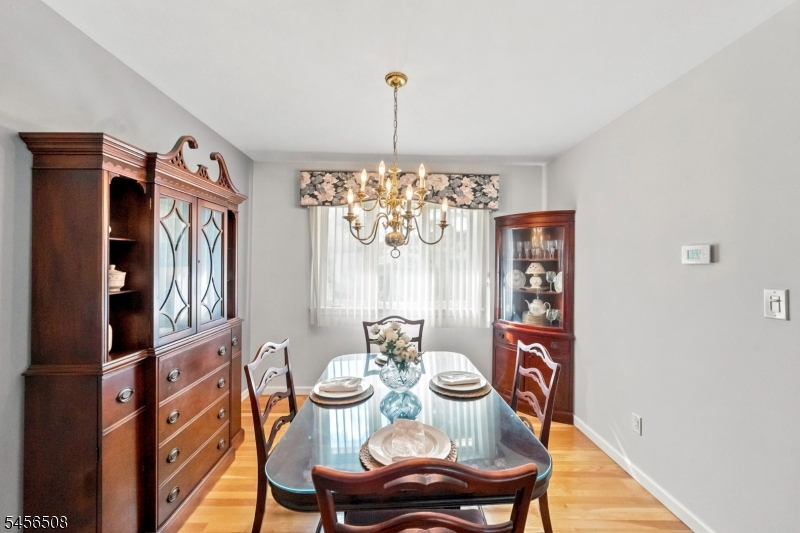 33 Waling Dr