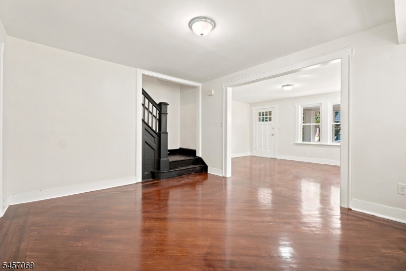 299 Smith St