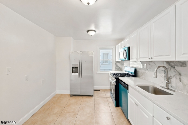 299 Smith St