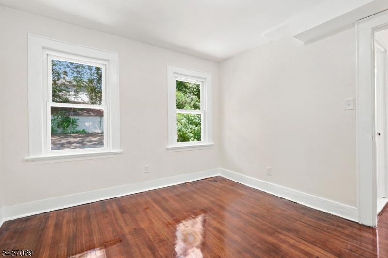 299 Smith St