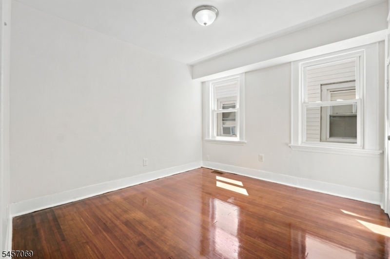 299 Smith St