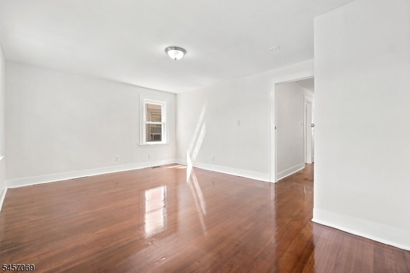 299 Smith St