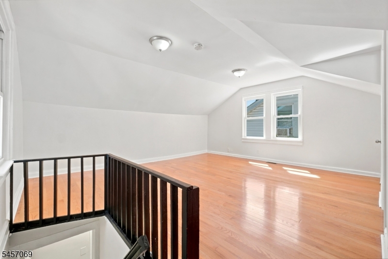 299 Smith St