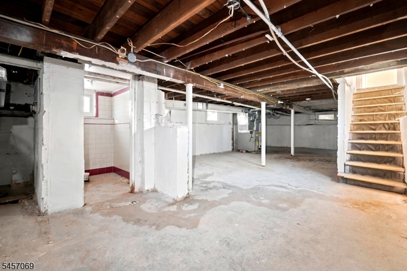 299 Smith St