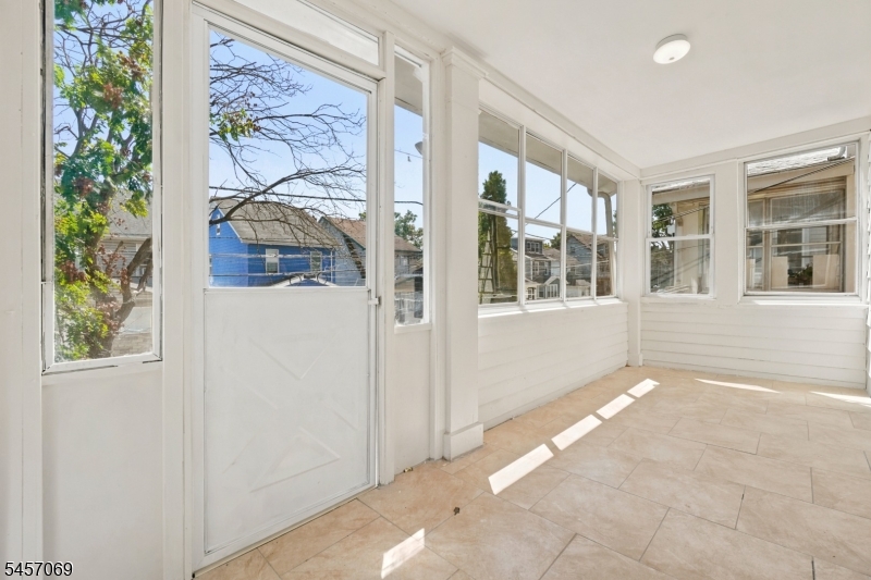 299 Smith St