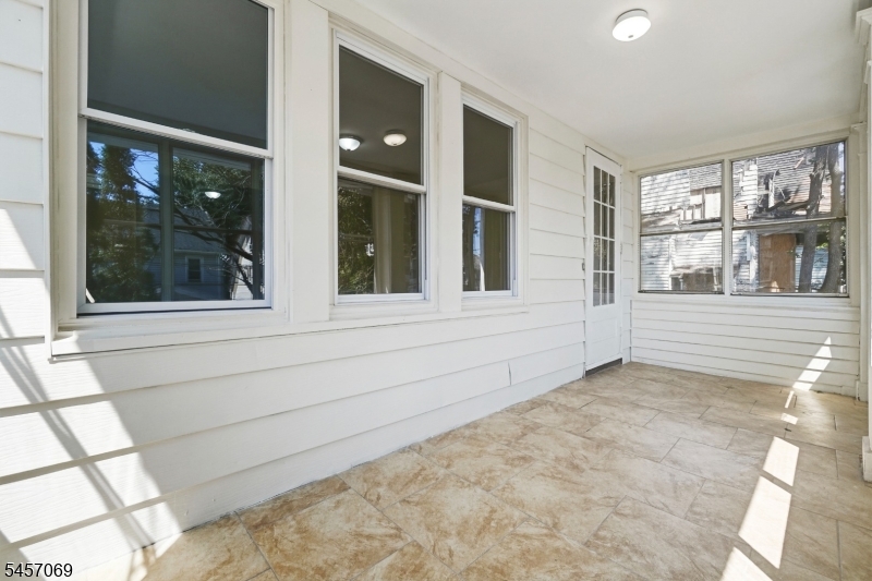 299 Smith St