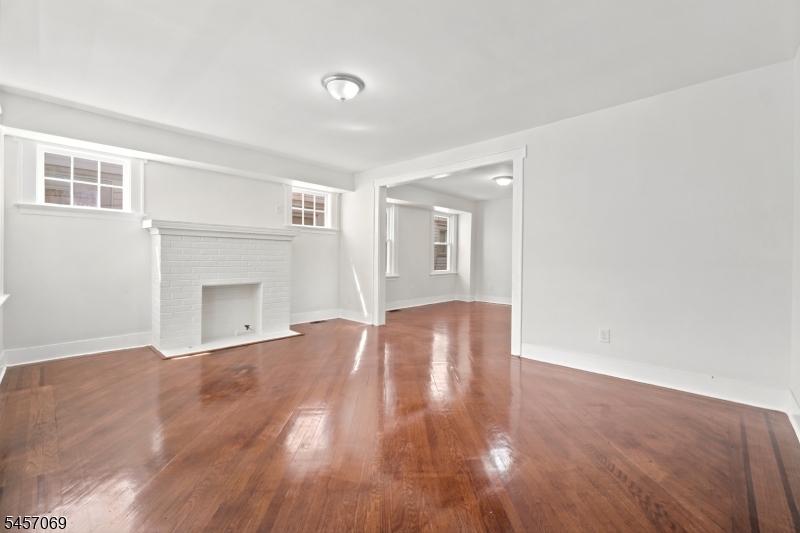299 Smith St