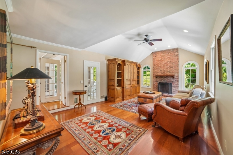 16 Pender Hill Rd