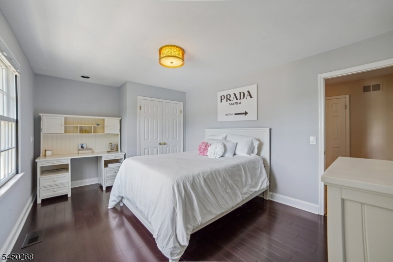 16 Pender Hill Rd