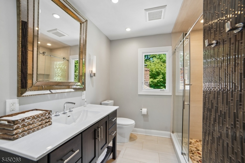 16 Pender Hill Rd