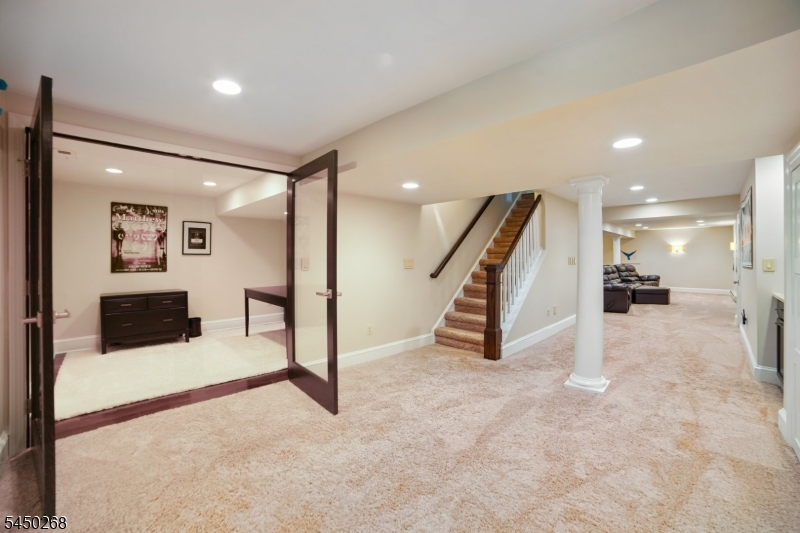 16 Pender Hill Rd