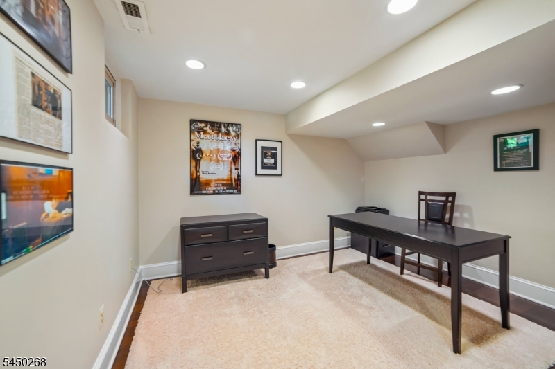 16 Pender Hill Rd