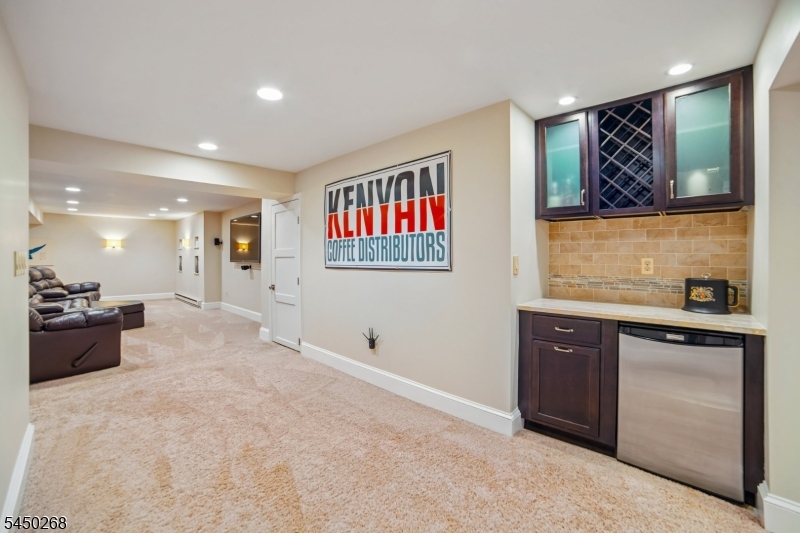 16 Pender Hill Rd