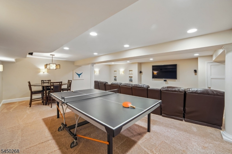 16 Pender Hill Rd
