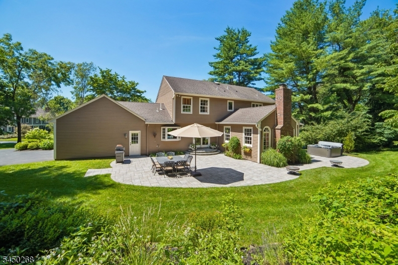 16 Pender Hill Rd