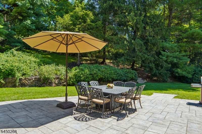 16 Pender Hill Rd