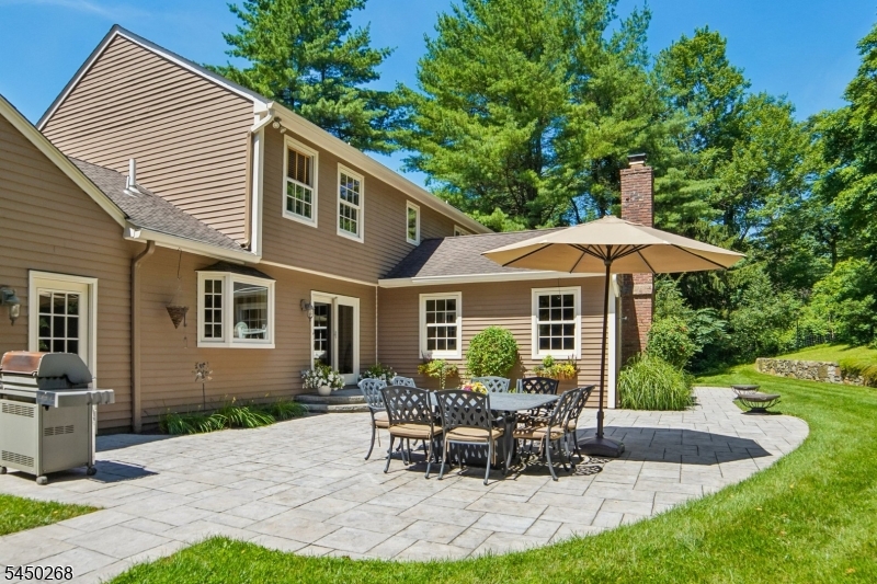 16 Pender Hill Rd