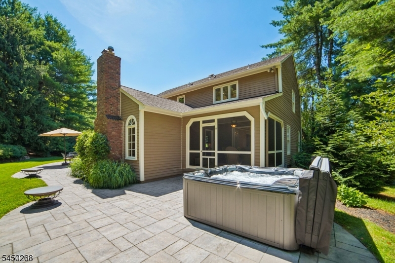 16 Pender Hill Rd