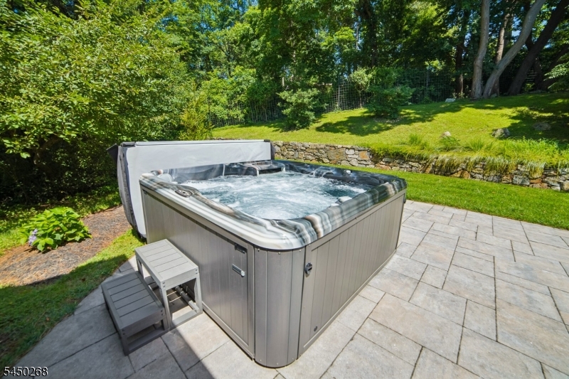 16 Pender Hill Rd