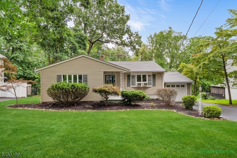 130 Vreeland Ave