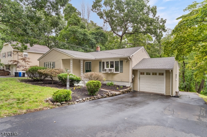 130 Vreeland Ave