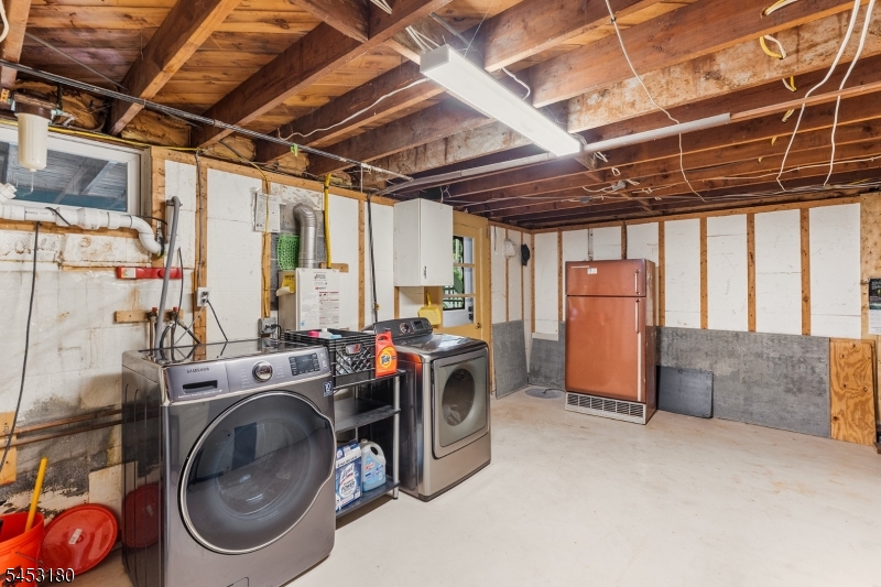 130 Vreeland Ave