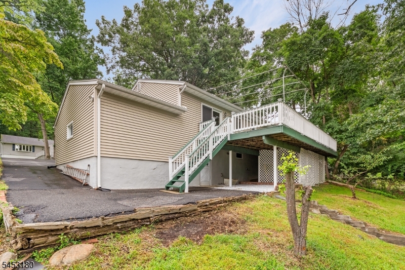 130 Vreeland Ave