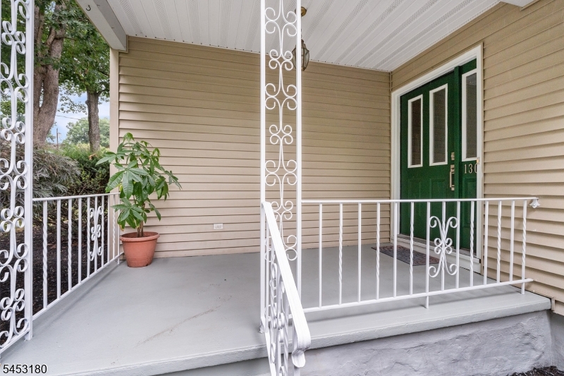 130 Vreeland Ave
