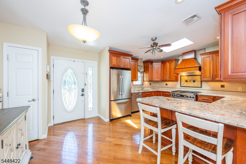 38 Oneida Ave