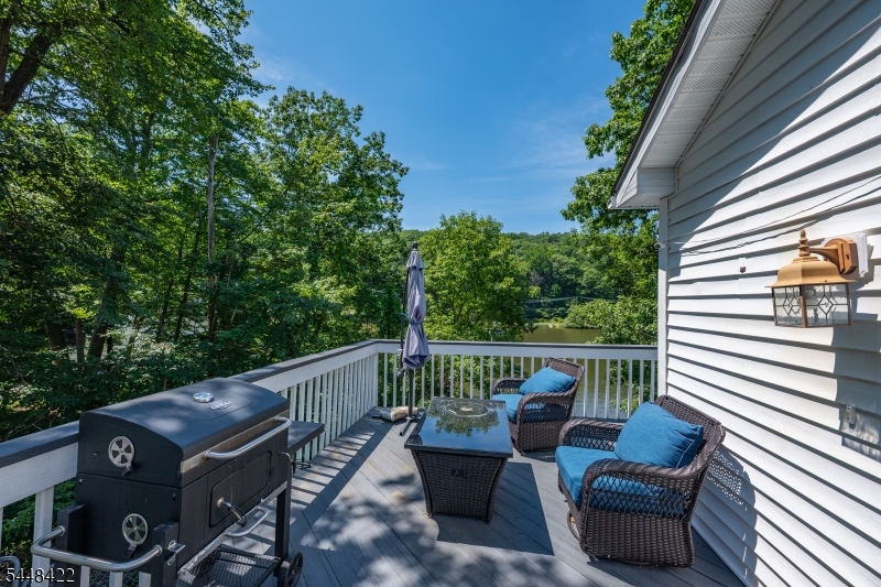 38 Oneida Ave