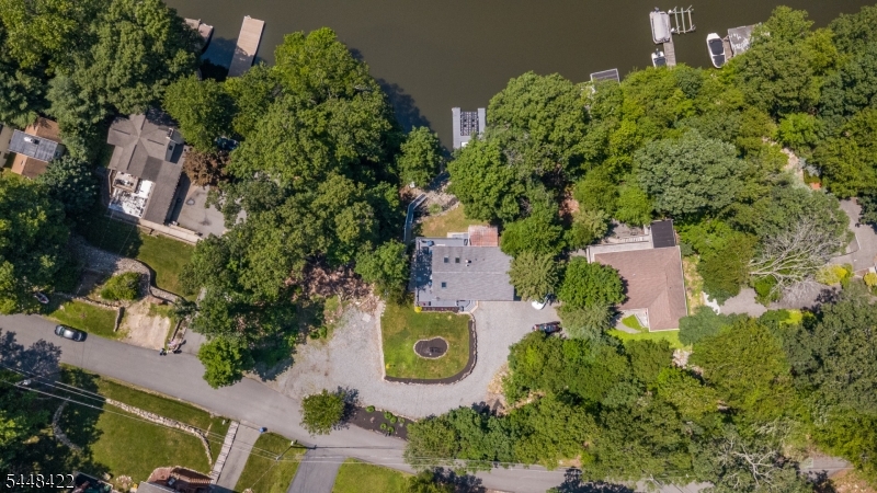 38 Oneida Ave