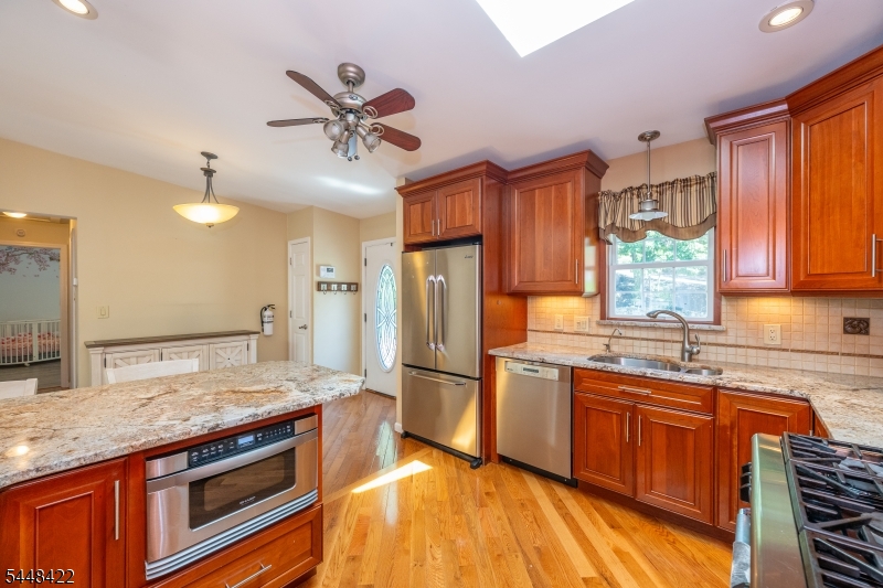 38 Oneida Ave