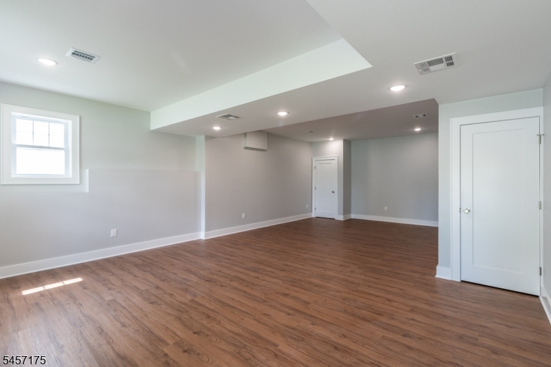 54 Navajo Ave