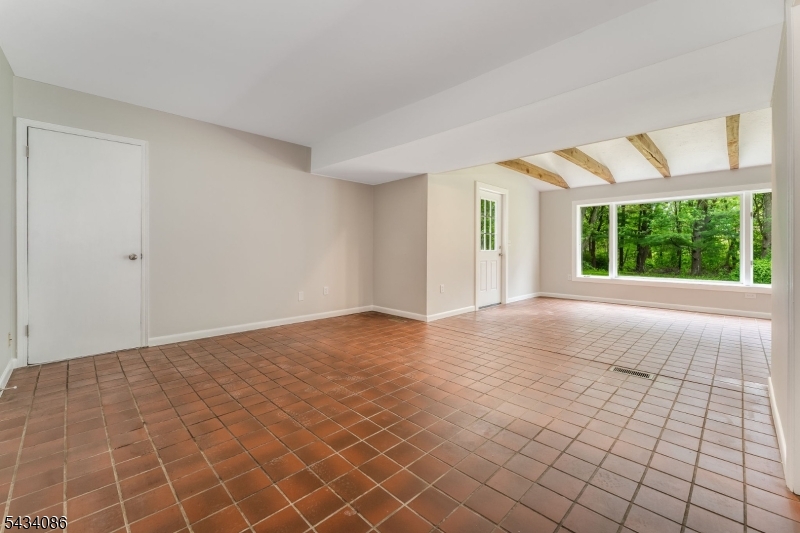 10 Lynnfield Ter