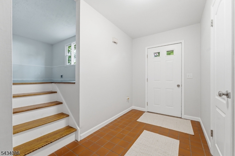 10 Lynnfield Ter