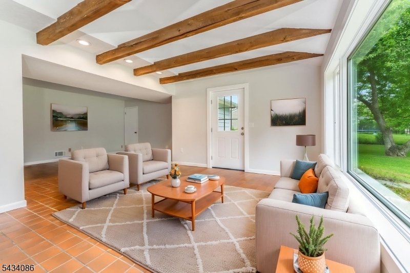 10 Lynnfield Ter