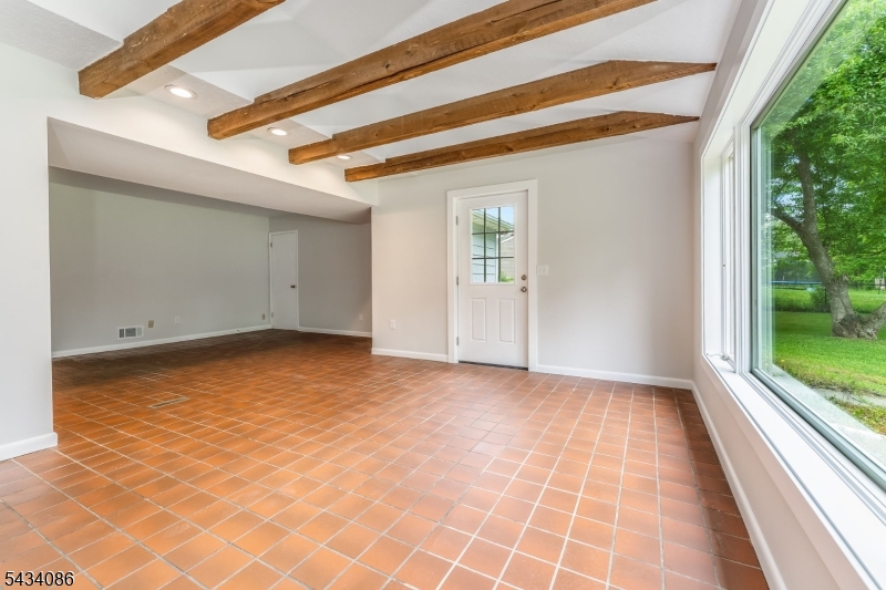 10 Lynnfield Ter