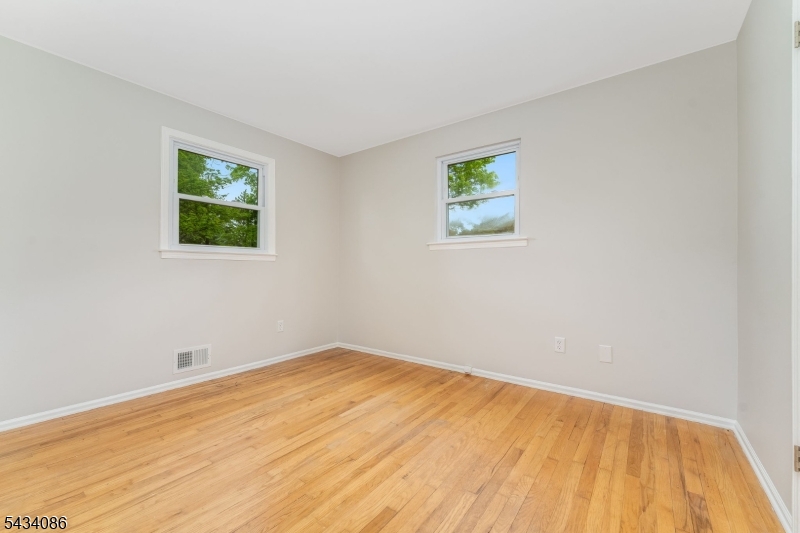 10 Lynnfield Ter