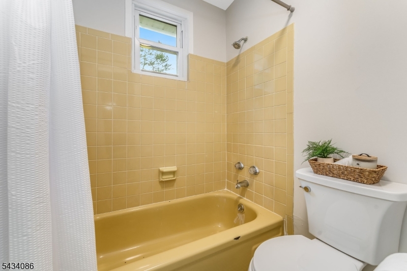 10 Lynnfield Ter